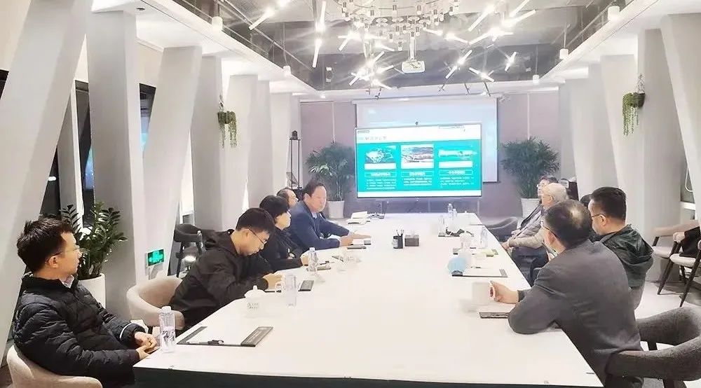 院士专家“乐冠体育”企业行