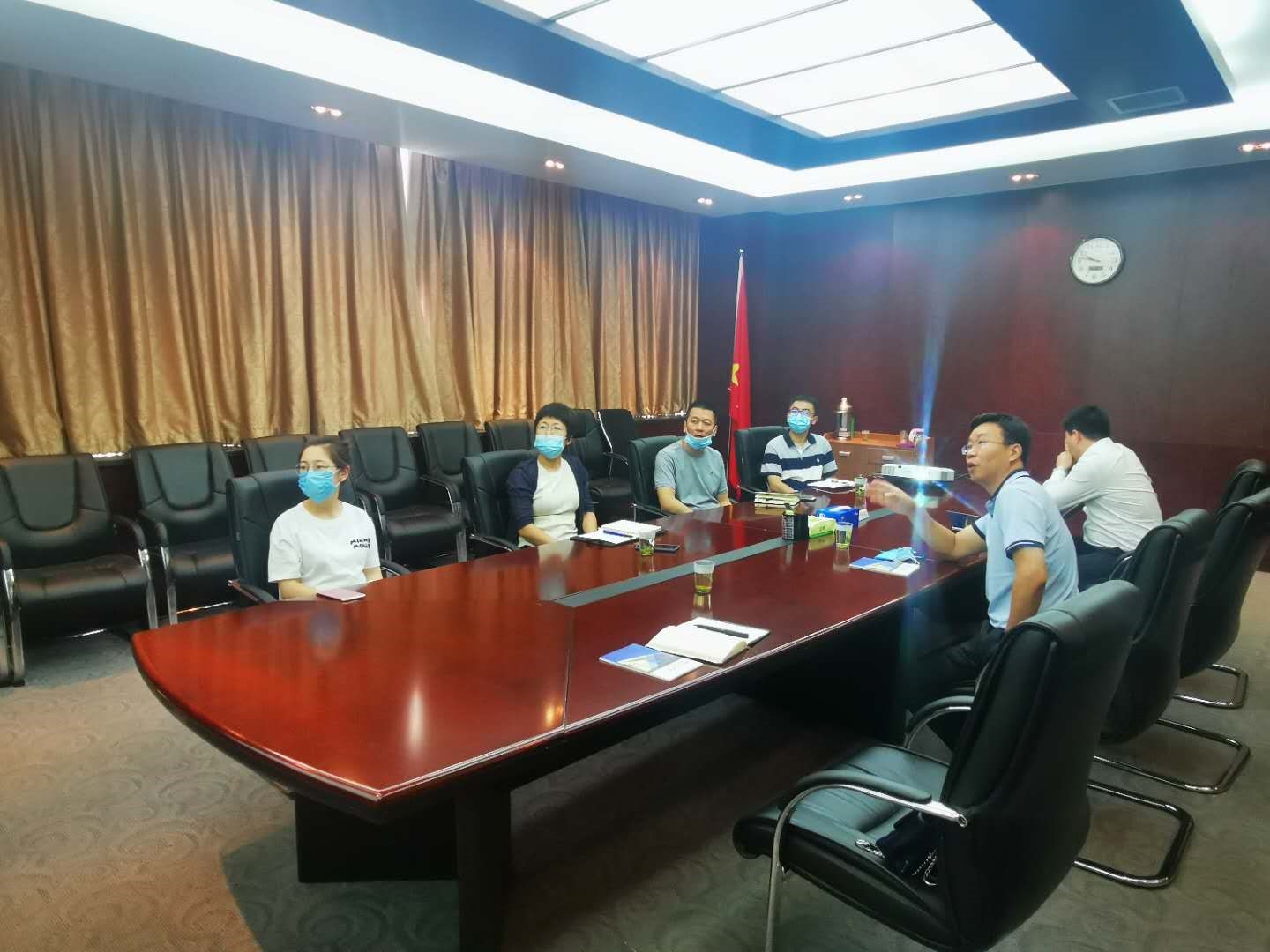 乐冠体育财务总监孔幸峰率队访问北京市天竺综合保税区管理委员会