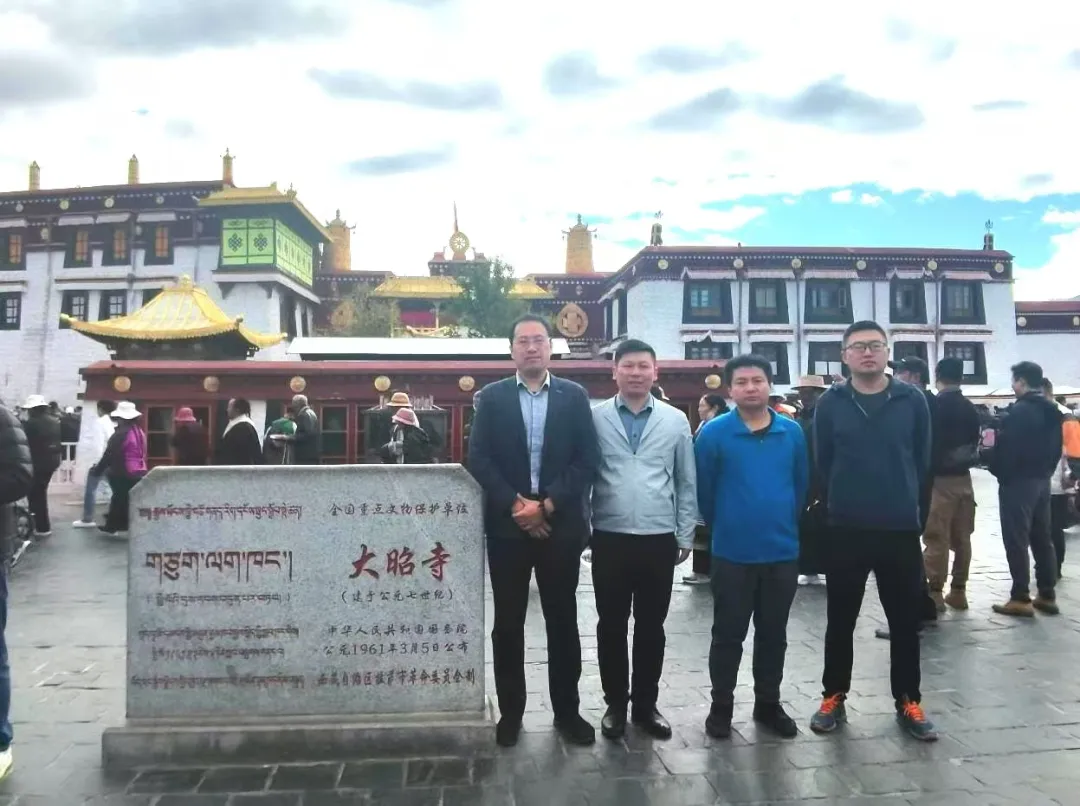 乐冠体育科技参观大昭寺：汲千年建寺智慧，促企业转型发展